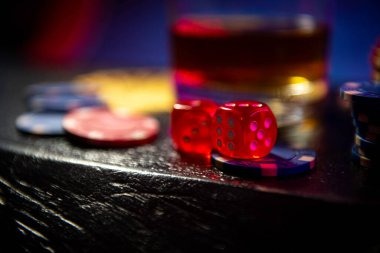 Live dealer blackjack game on mobile device